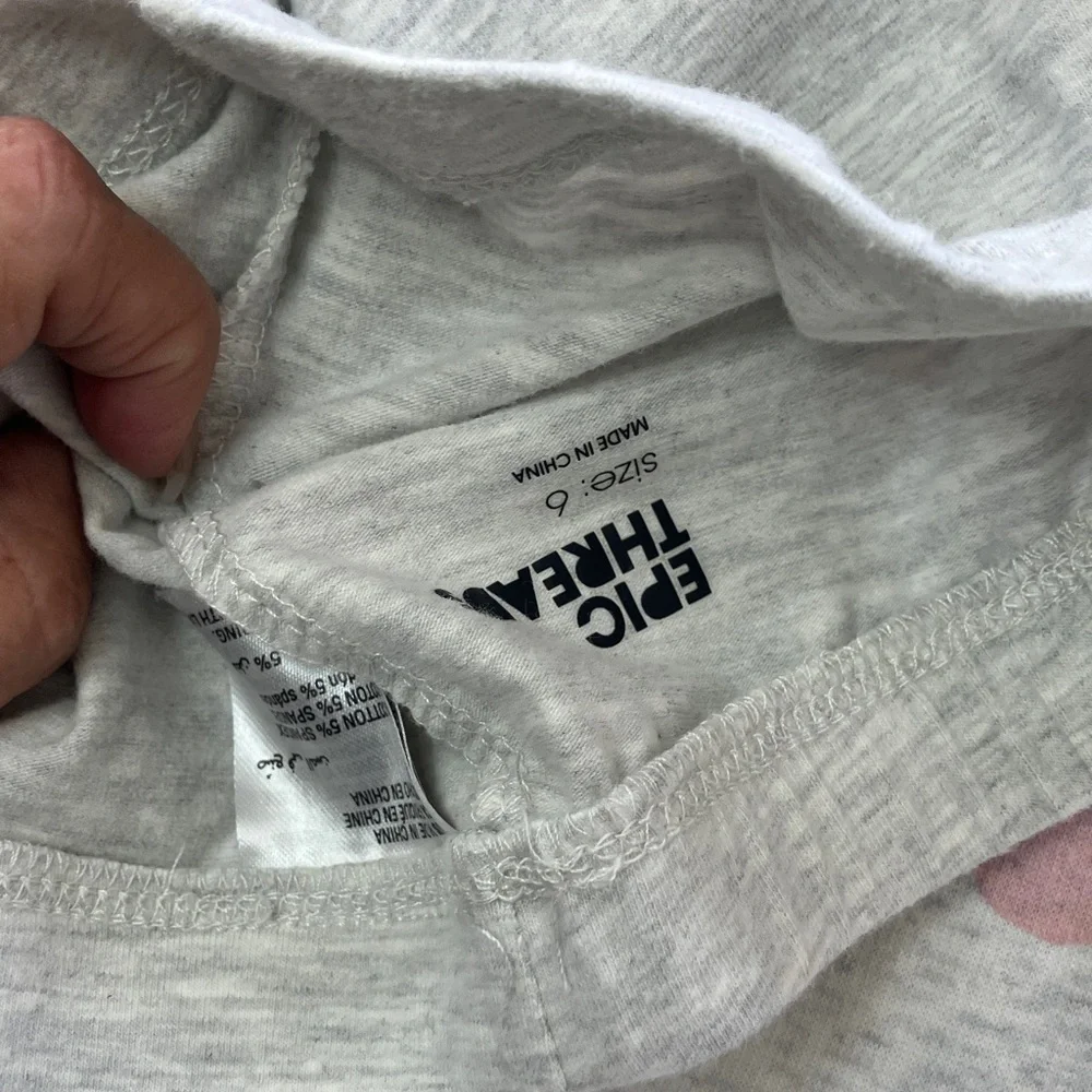 Set of Three kids bottoms size 6  grey 2 sweatpants 1‎ legging